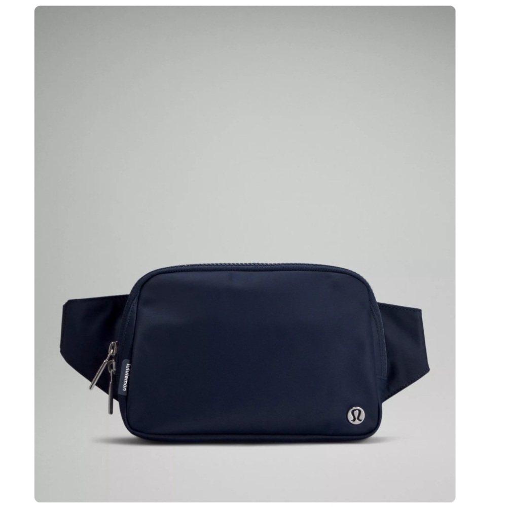 Lululemon Everywhere Belt Bag 2L
